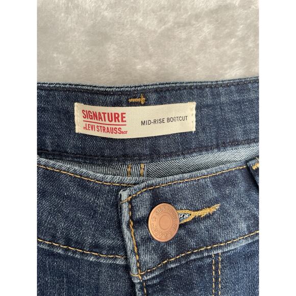 Signature Levi Strauss Blue Jeans Womens 32 x 34 Bootcut Mid-Rise Medium Wash - Picture 3 of 10